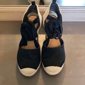 H&M SIZE 5 BLACK LACE UP ESPADRILLES